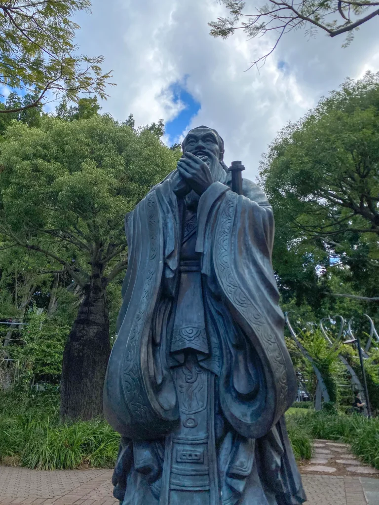confucious statue