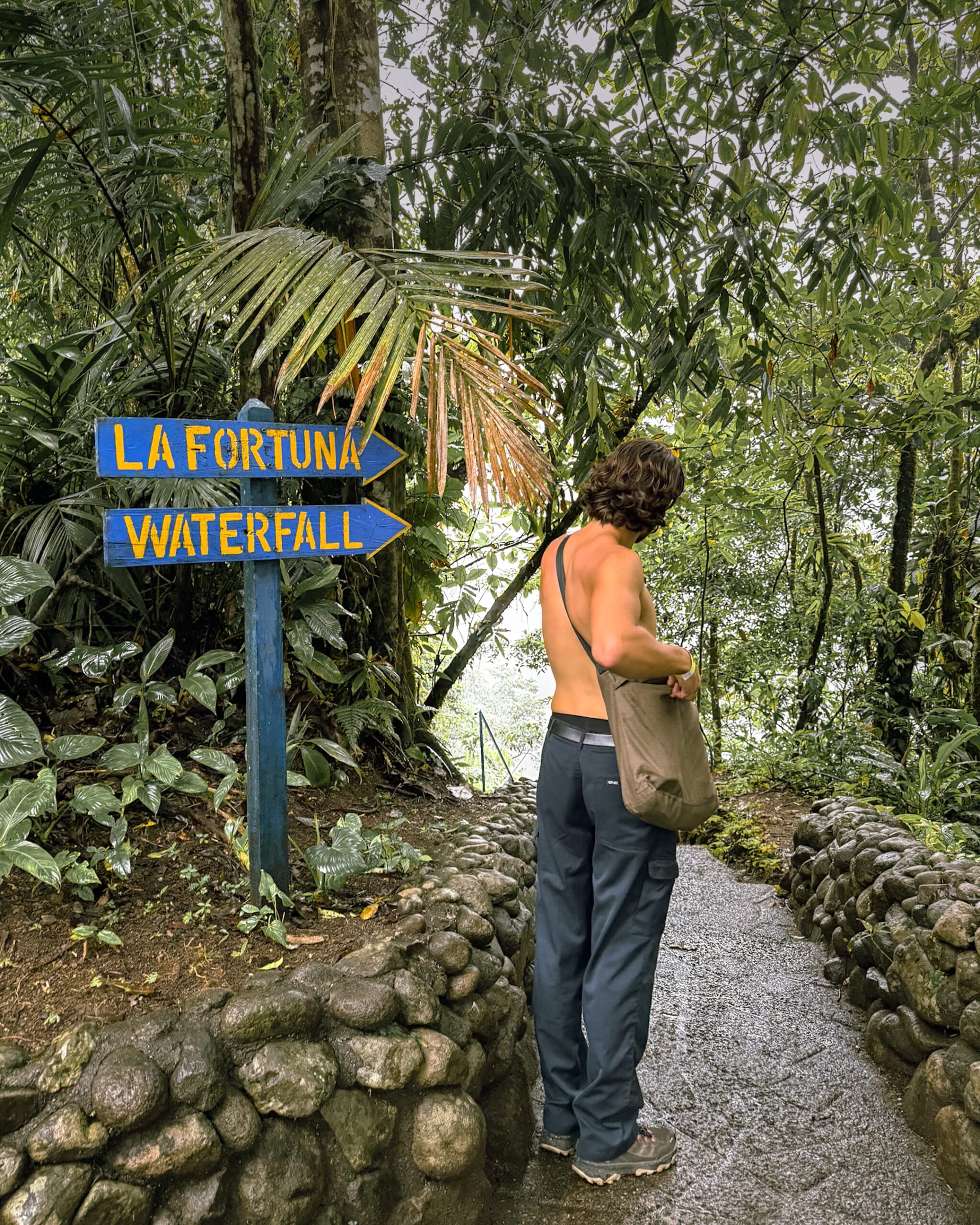 costa rica travel la fortuna waterfall trail